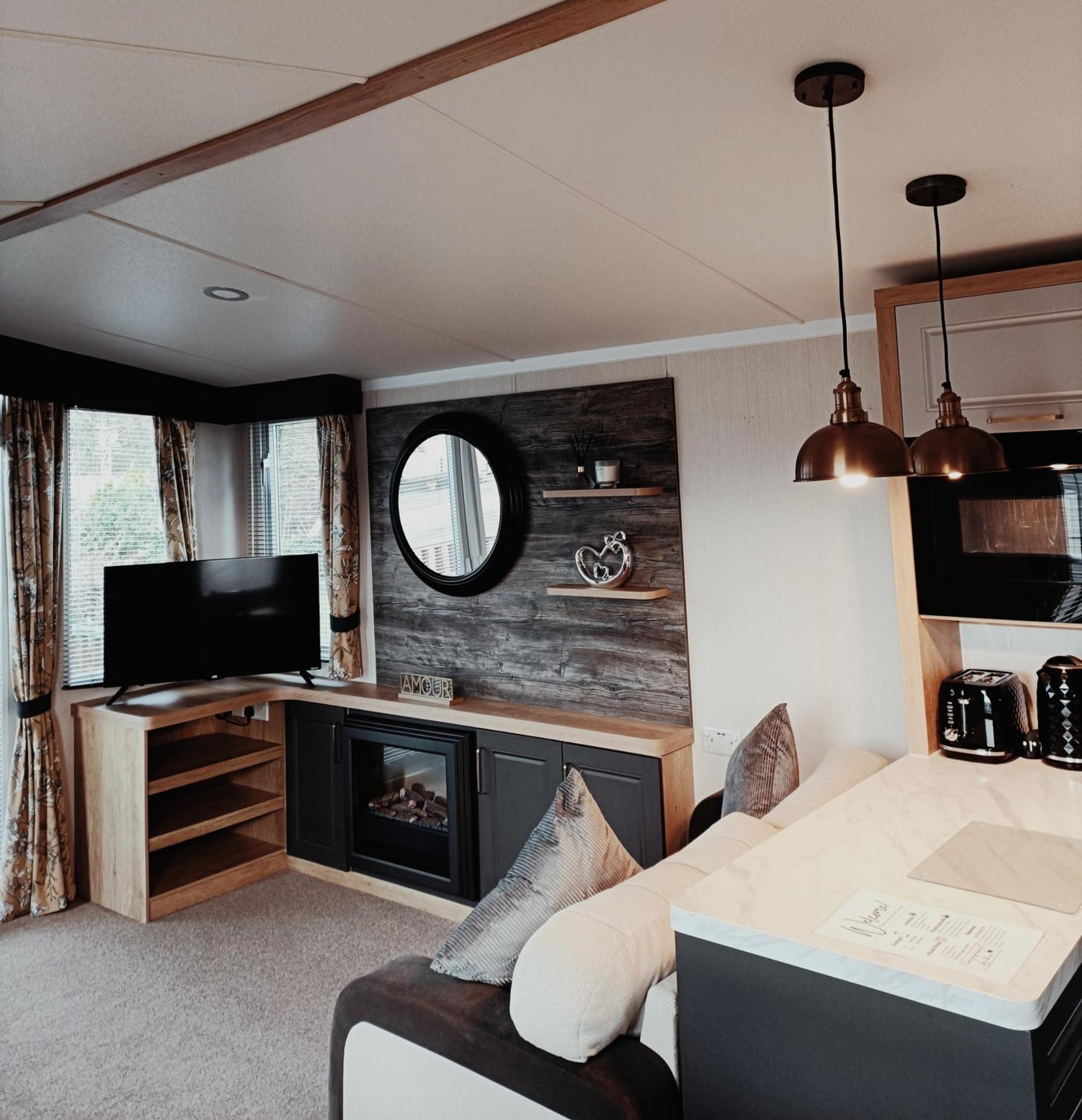 Hillingworth'S Hot Tub Retreat - Lochmaben Villa ดัมฟรีส์ ภายนอก รูปภาพ